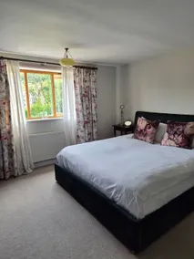 Llangollen 1-Bed Cottage Sleeps 2 with Parking - Image 3