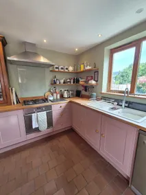 Llangollen 1-Bed Cottage Sleeps 2 with Parking - Image 4