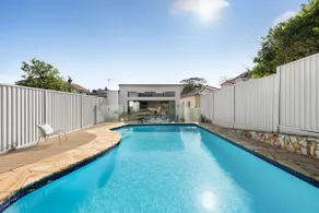 Luxury home with private pool & pet friendly - Image 2