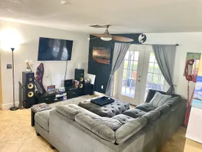 The Prince House w/Free Parking (Central Location) - Image 3