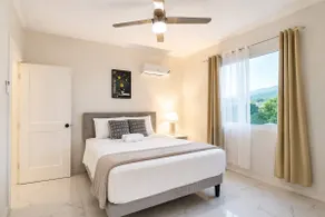 Kingston 2BR · Rooftop Pool · 24hr Security - Image 5