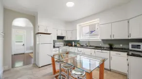 Classic Provo Character Home | Sleeps 6 - Image 3