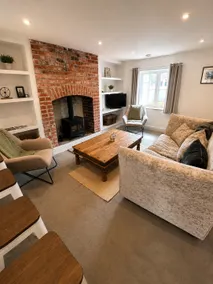 Log Fire Cottage 9-mins to Longleat - sleeps 6 - Image 2
