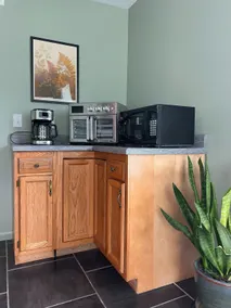 The Briary | First-Floor 1BR with King Bed - Image 4