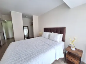 Luxury comfort / Queen bed and pool - Image 3