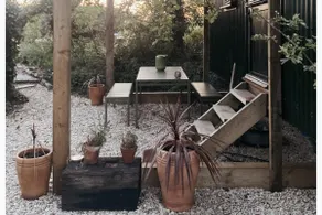 Pet Friendly Shepherd's Hut Sleeps 2 with Hot Tub - Image 2