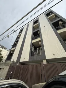 Luxury Meets Comfort | Near Medanta & Metro - Image 5