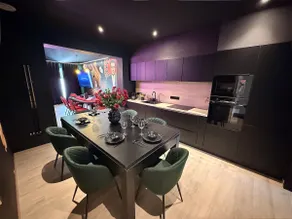 Las Vegas Capsule: poker table - hot tub - sauna - Image 2