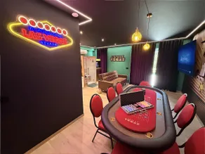 Las Vegas Capsule: poker table - hot tub - sauna - Image 4