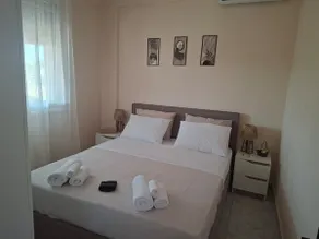 Seaside paradise with a large courtyard and BBQ - Image 5