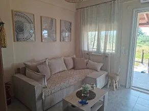 Seaside paradise with a large courtyard and BBQ - Image 3