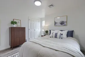 Georgetown Apartment - Image 5