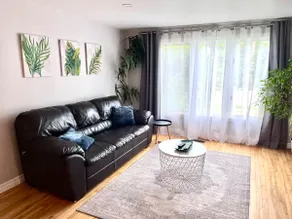 Family House | Free Parking | Pets Welcome| A/C - Image 3