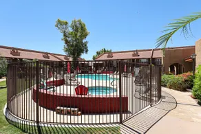 Olive & Oak Retreat King Bed Pool Fast Wi-Fi - Image 5