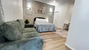 Stylish Private Studio - Image 2