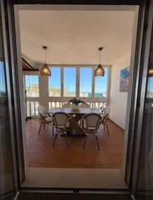 Wonderful oceanfront house in Cullera - Image 3