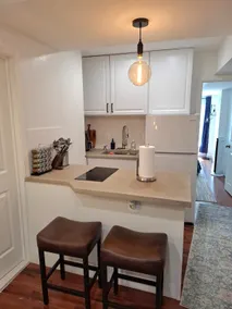 Central Georgetown • King Bed • Full Kitchen - Image 4