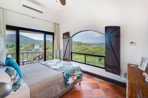 Flamingo Penthouse • Vast Ocean Views • Sleeps 10 - Image 2