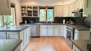 Scenic Apple River 4BR Retreat - Fish Tube & Kayak - Image 3