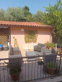 House with terrace - Image 2