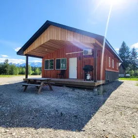 Blaeberry Bungalows, Glacier Cabin - Image 3