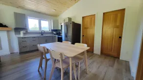 Blaeberry Bungalows, Glacier Cabin - Image 5