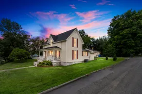 Mt Airy Retreat! Remodeled *Pet Friendly Cottage - Image 5
