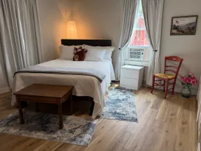 The Red Door Inn Newly remodeled, close to fields - Image 5