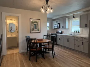 The Red Door Inn Newly remodeled, close to fields - Image 3