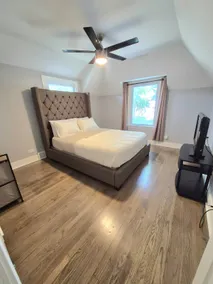 Spacious 4BR Near Chicago – Movie Room & Sunroom - Image 3
