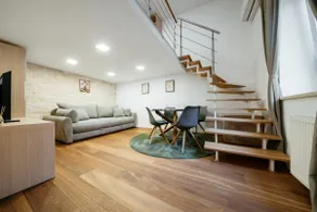 Cathedral Studio with gallery - Image 3
