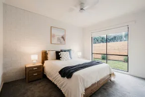 River Grove Retreat Pet Friendly Close to River and Cafes - Image 2
