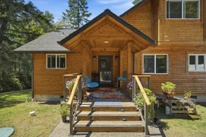 Beachcombers Island Hideaway - Image 2