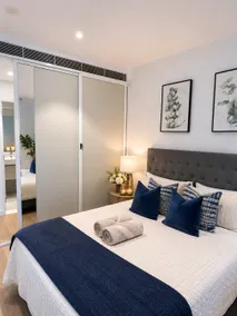 Modern Urban Oasis in the Heart of Chinatown - Image 4