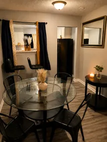 The Royal Stay - Image 3