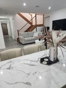 Spacious 5-Bedroom Family Home Near Melbourne - Image 5