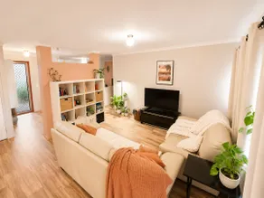 Bright & Cosy 3BR: Fire Pit, Garden, Pet friendly! - Image 2