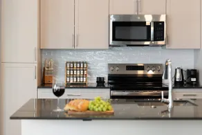 Luxury Salem 2BR Apartment | Pool • Gym • Parking - Image 3