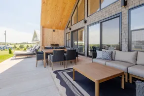 Modern Beach House with Beach Access - Image 3