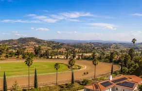 Private Luxury Villa | Salt Pool | Spa |Racehorses - Image 3