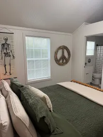 No cleaning fee. WIFI. Firepit. Near the lake - Image 3
