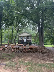 No cleaning fee. WIFI. Firepit. Near the lake - Image 4