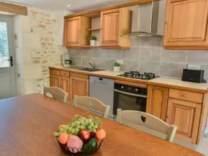 Quality gîte with a terrace and private pool - Image 4