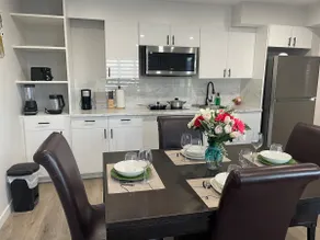 Lakeview Walkout Suite w/Trail View - Image 2