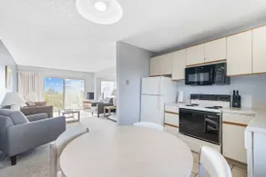 Ocean View Family Suite for 6 with Fireplace - Pool and Hot Tub - Image 3