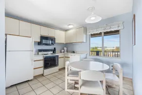Ocean View Family Suite for 6 with Fireplace - Pool and Hot Tub - Image 5