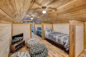 POOL * Theater * HotTub * Sleeps 18 * 5 min town - Image 4