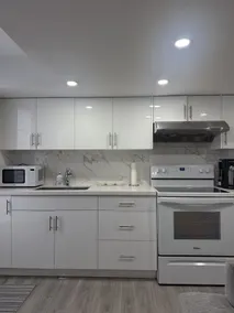 Bright & Spacious 2BR Basement Suite|Free Parking| - Image 4