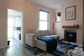Unique 2BR Home in Gillingham•Wi-Fi•Parking - Image 2