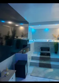 Eden Spa Montpellier Jacuzzi Suite - Image 2